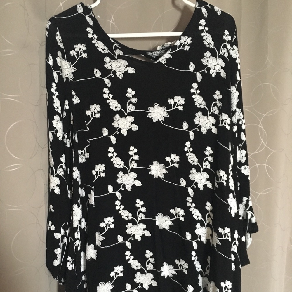 Boutique style tunic dress with pockets